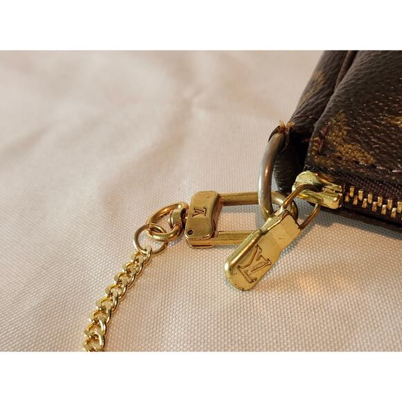 Louis Vuitton Pochette Accessoires LV Monogram Shoulder Bag Vintage Y2K - Picture 6 of 14